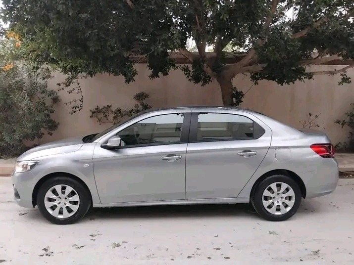 PEUGEOT 301 PREMIÈRE MAIN EN EXCELLENT ÉTAT à Bizerte - Photo 7