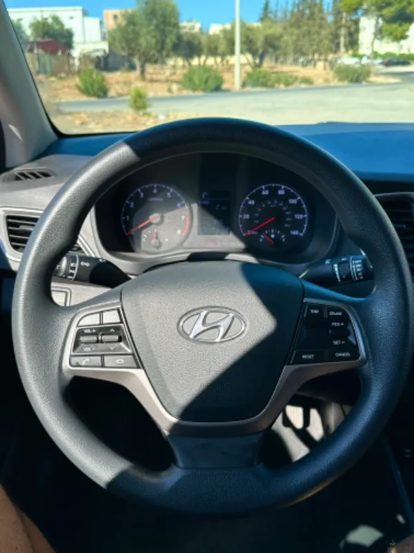 Hyundai ACCENT Essence 2020 à Tunis - Photo 4