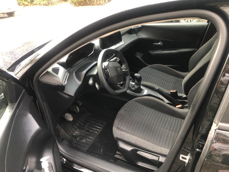 Peugeot 208 Essence 5 ch 2021 à Tunis - Photo 1