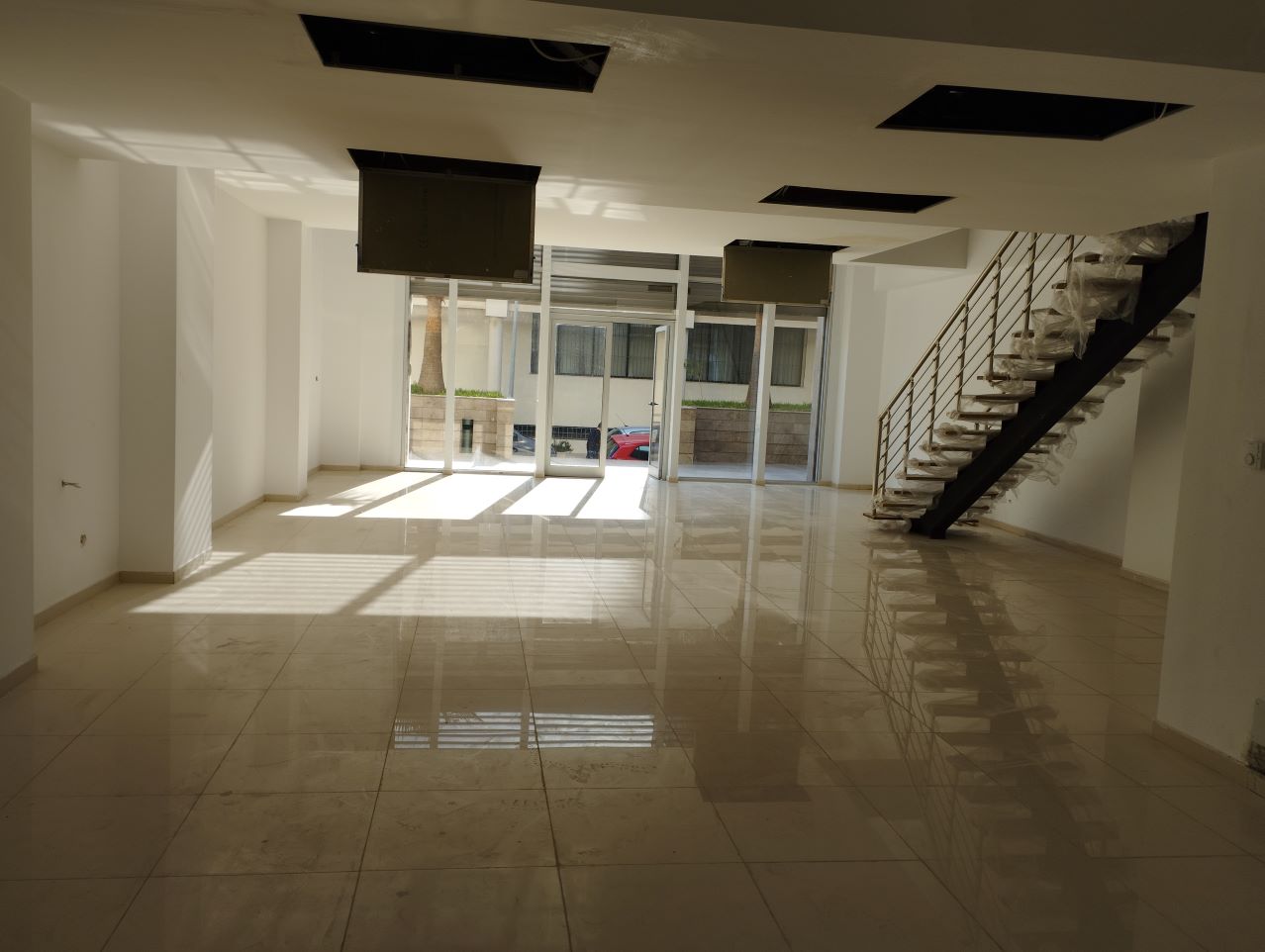    Des open spaces avec bur à Tunis - Photo 3