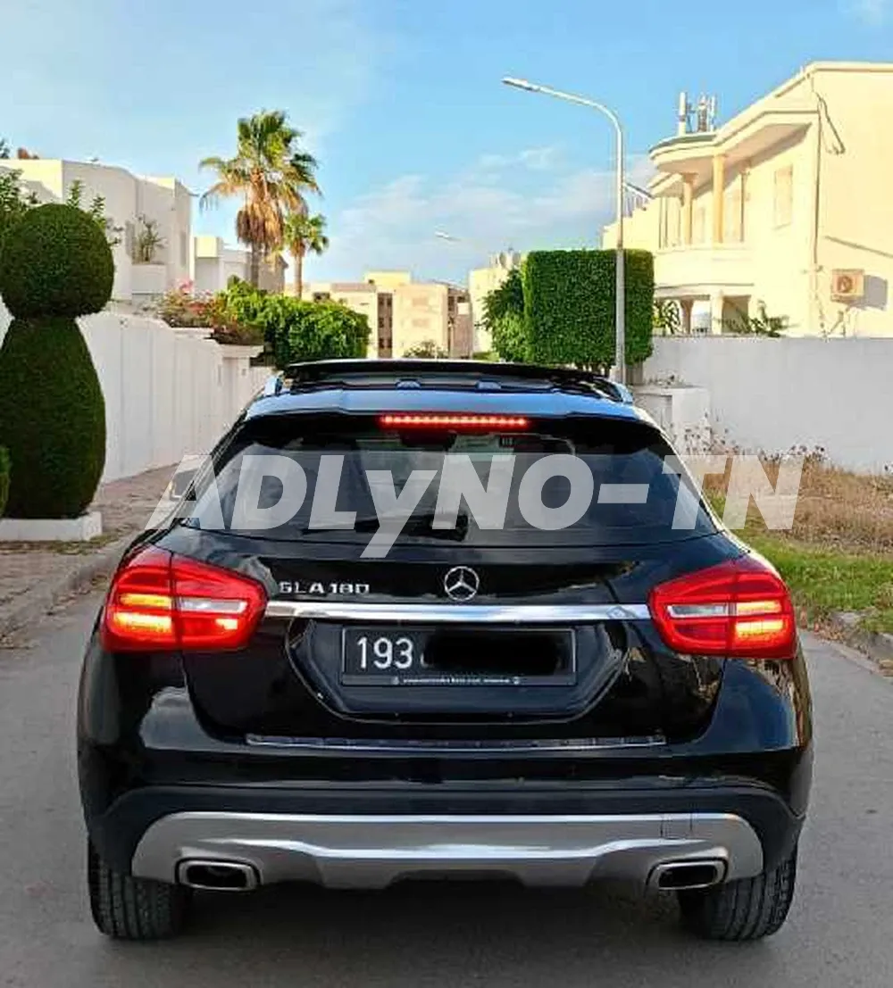 MERCEDES GLA 180 Ann 2016 à Ariana - Photo 1