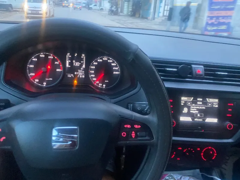 Seat Arona Essence 1.6 à Kairouan - Photo 7