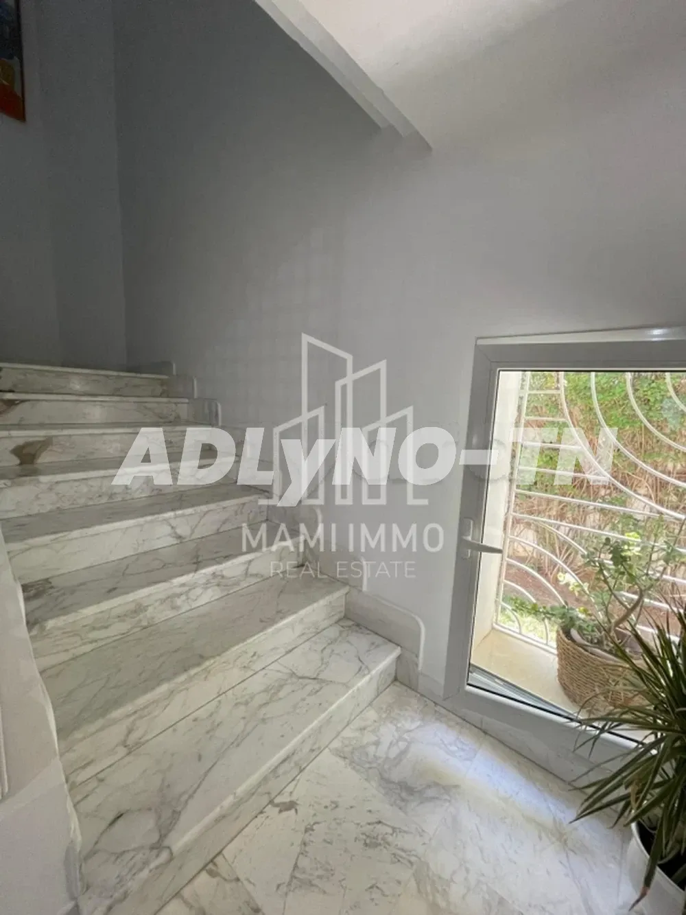 Une villa à Vendre à cité Enasser 1 à Ariana - Photo 6