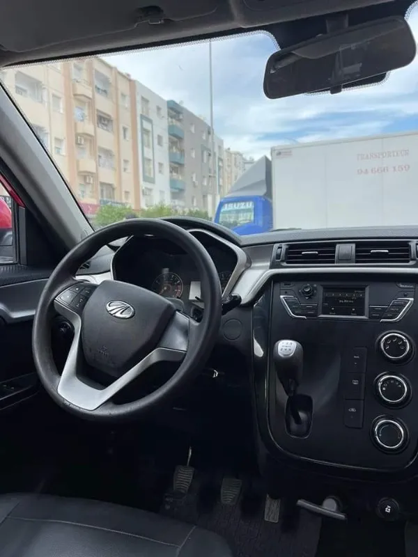 Mahindra KUV 100 Essence 2019 à Jendouba - Photo 1