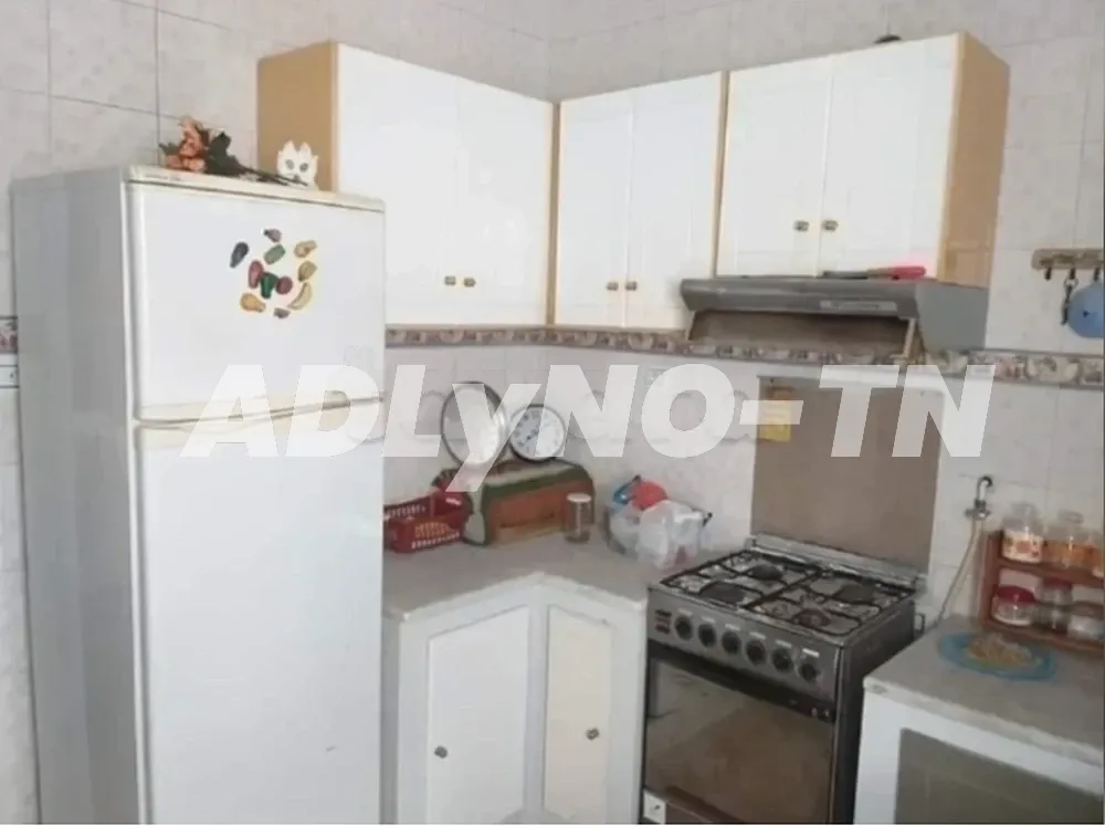 À louer par #jour S1 meublé + garage pour voiture à sousse ville près de gazarna sousse et clinique yosr et prés de tout commodité num : 58 770 620 للكراء باليوم استديو بسوسة بجانب مصحة اليسر و بجانب الاكاديمية العسكرية . الرقم: 58770620 whatapp; +2162699 à sousse - Photo 1