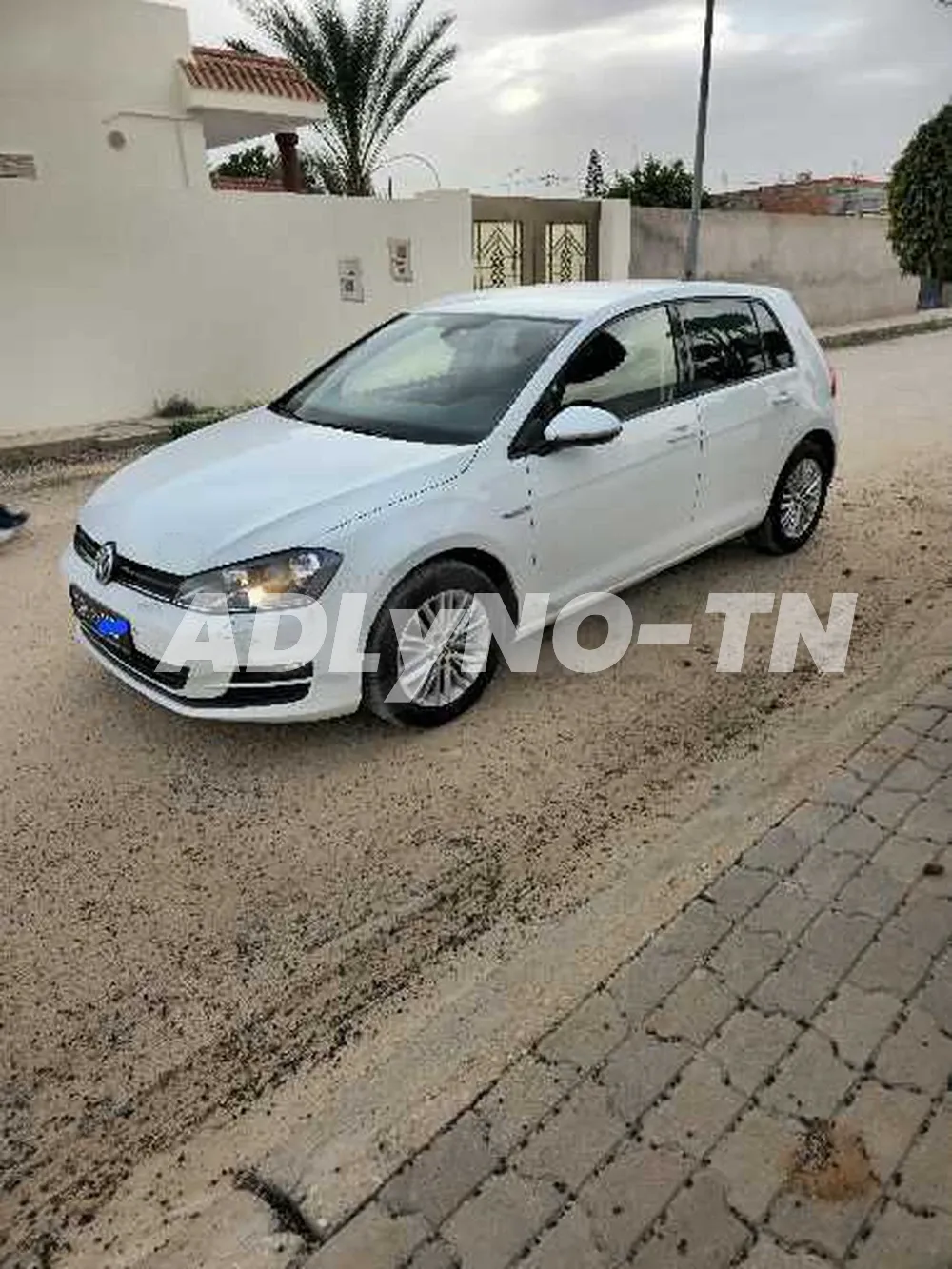 Golf 7 cup modele 11/2014 entree en tunisie en 2019 1 er main en tunisie 5 cv essence 178000 km reel avec carnet entretient chaque entretient a l apui ttt options cliamtiseur elctronic en marche 4 vitres electric abs capteurs de pluie et de lumiere capteu à Sfax - Photo 1