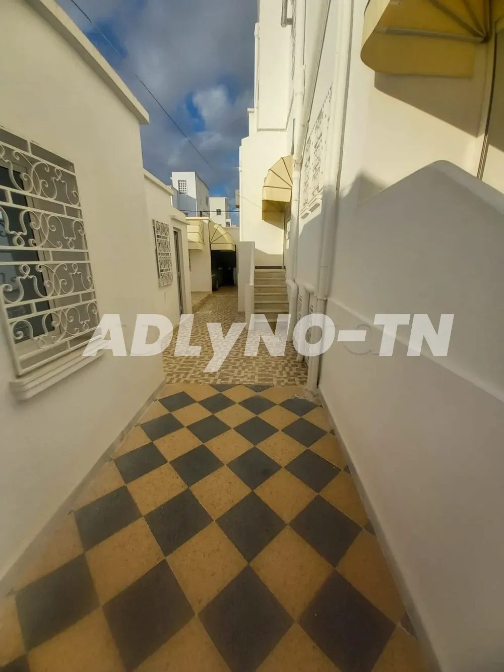 A vendre Rez-de-chaussée de villa au Bardo à Tunis - Photo 3