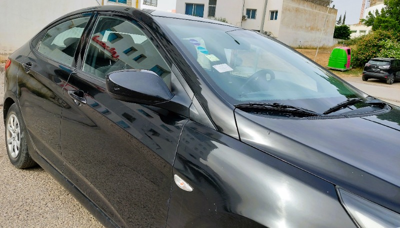 Hyundai ACCENT Essence 2013 à Tunis - Photo 1