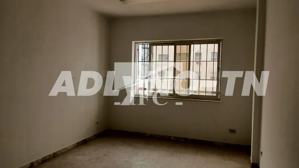 Bureau en 4 espaces -110m²-Montplaisir- IFCM117 à Tunis - Photo 3