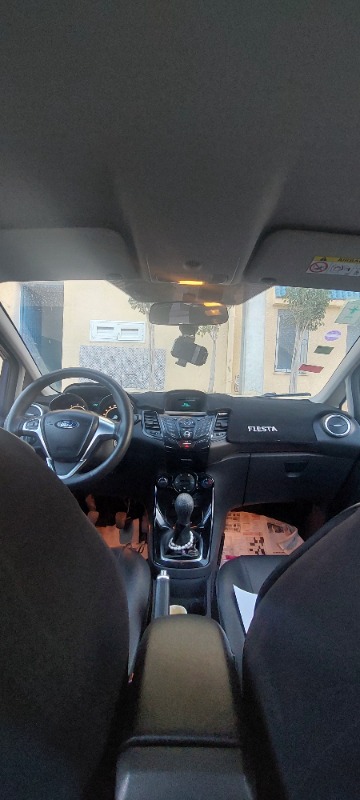 Ford FIESTA Essence 2015 à Tunisie - Photo 3