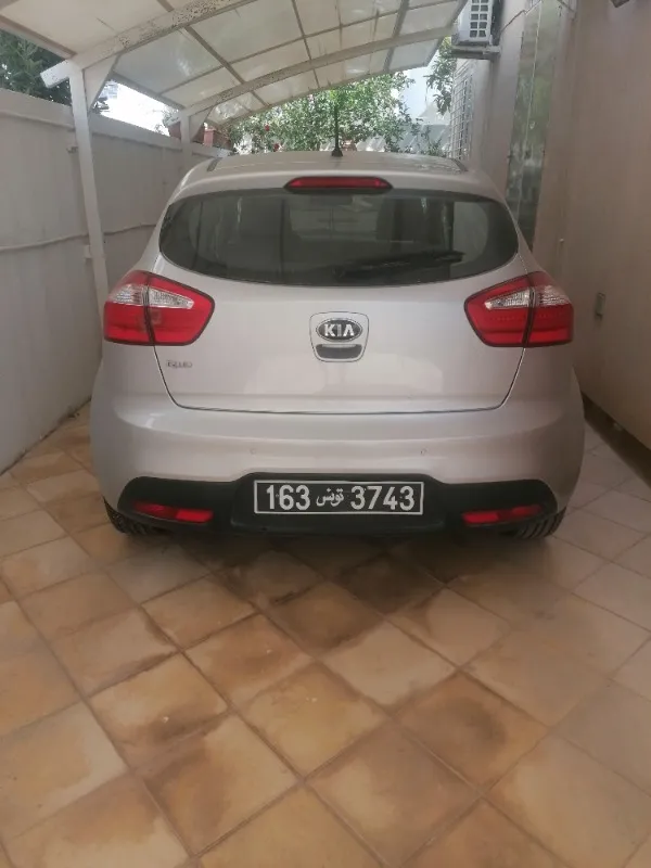 Kia RIO Essence 2013 à Ben Arous - Photo 2