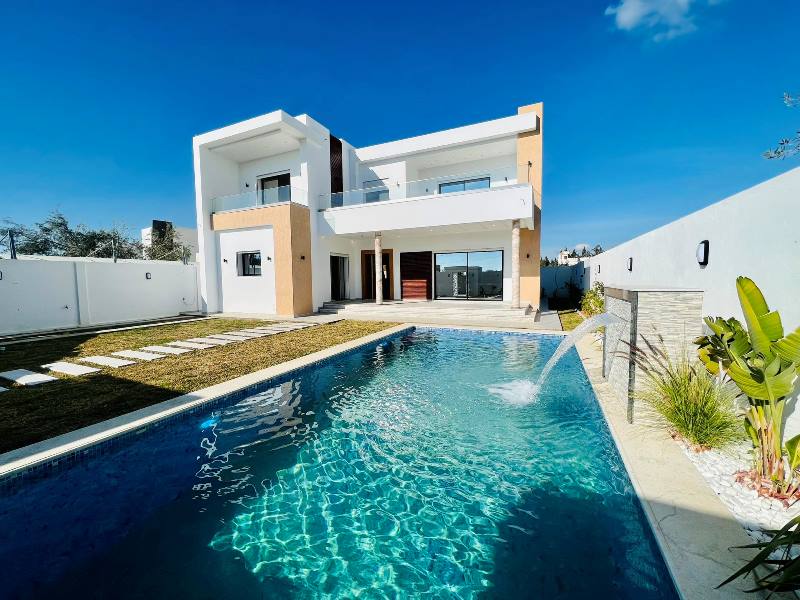  Triplex indépendant (S+4) à Sousse Centre Ville 