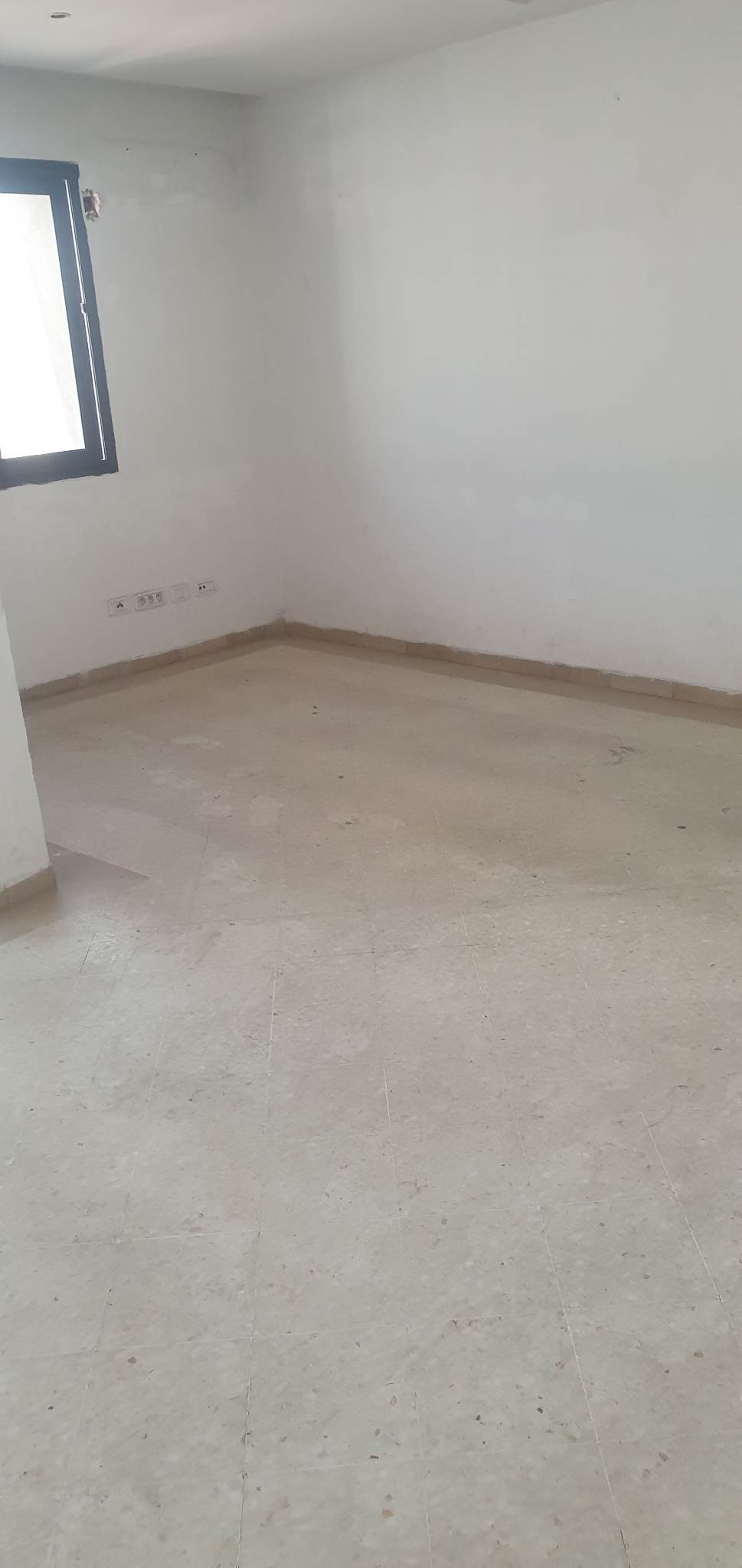     Bureau h4 au centre à Tunis - Photo 3