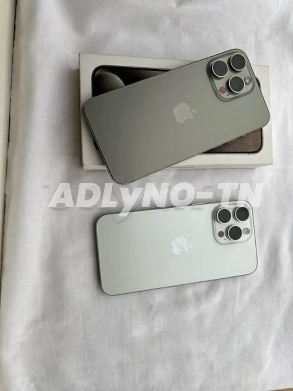 iPhone 15 Pro Max chez notre boutique Dream Phone 256G batterie 100% peu servi état neuf avec les accessoires et facture et garantie prix pièce Naturel titanium batt100% à 3550d Blanc batterie 100% à 3450d Tel20172643 à Tunis - Photo 2