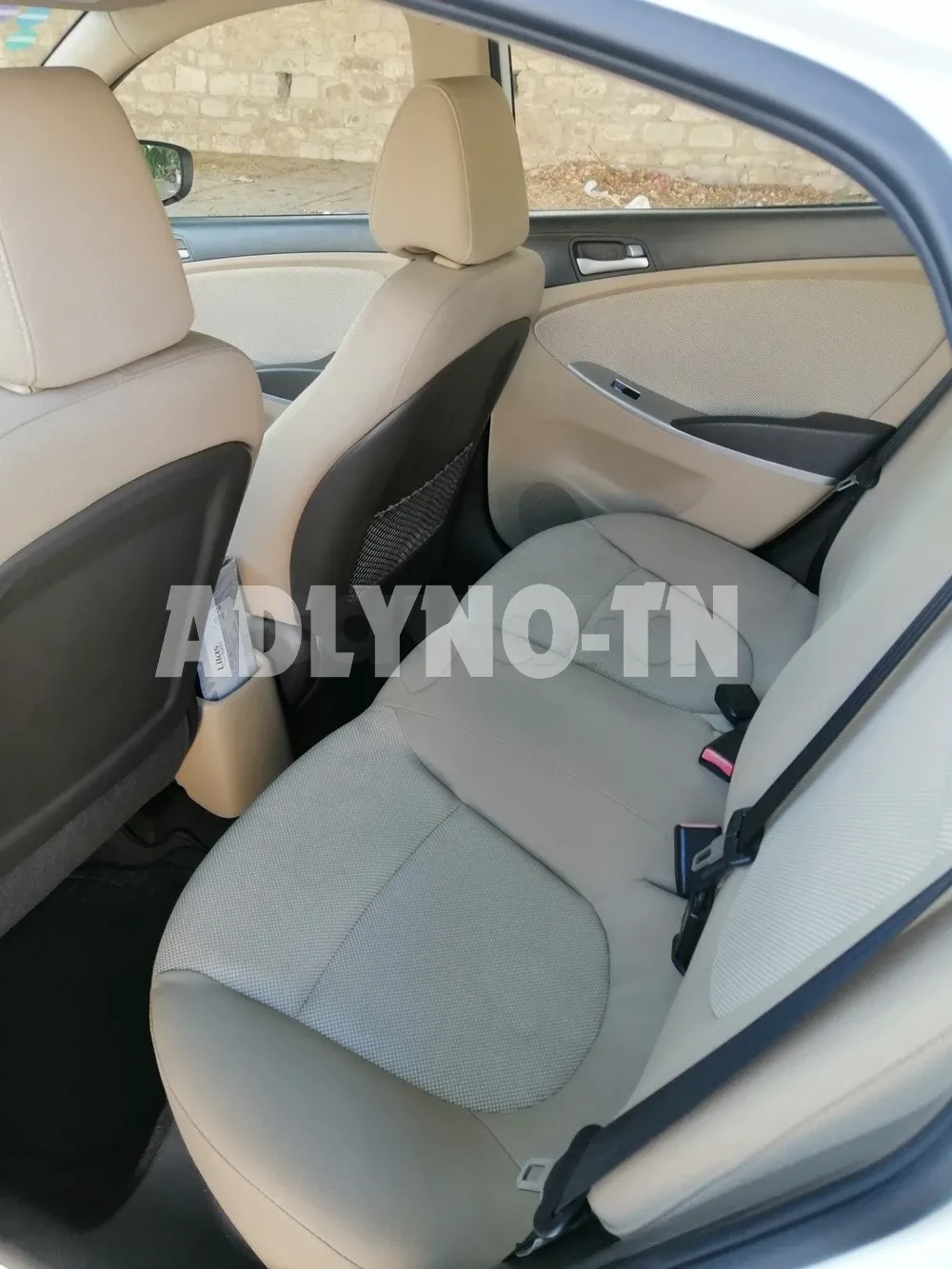 Hyundai accent à Tunis - Photo 4