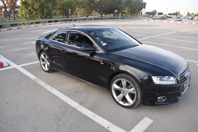 Audi A5 Essence 2011 à Ariana - Photo 2