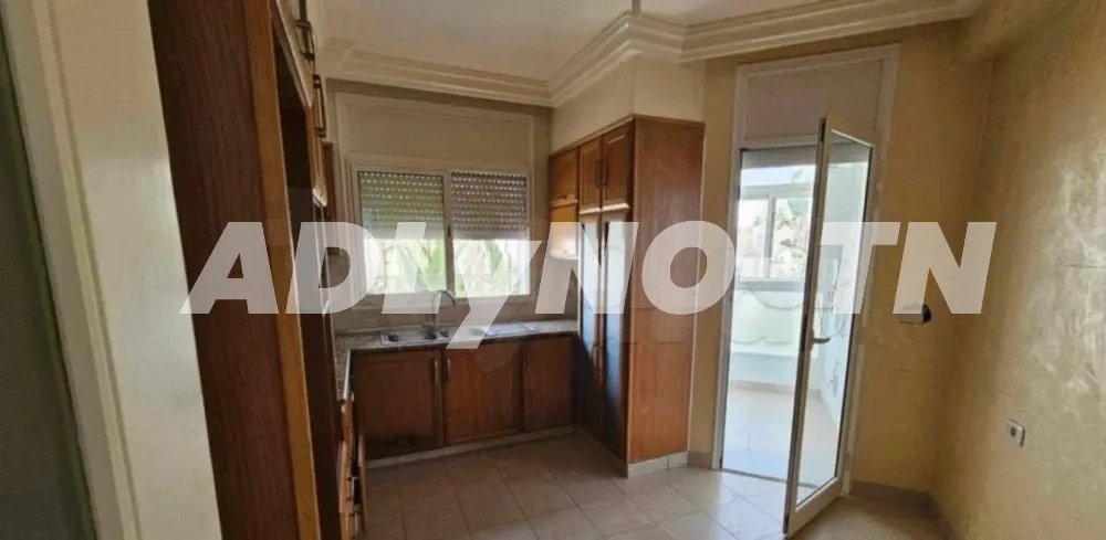 Etage de villa s+3 aux Jardins d’El Menzah 2 à Ariana - Photo 2