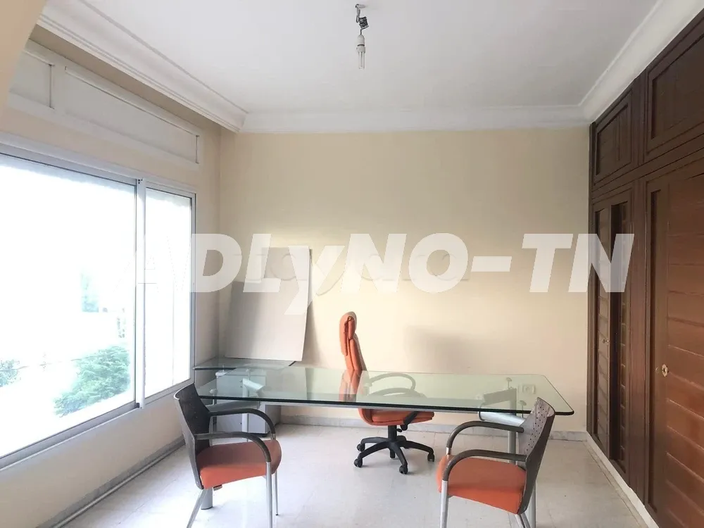 A louer villa 3 niv ac piscine usg bur ou hab Mutuelleville à Tunis - Photo 6