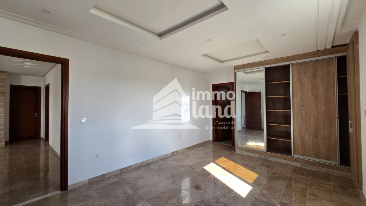    Appartement s3 avec terr à Tunis - Photo 3