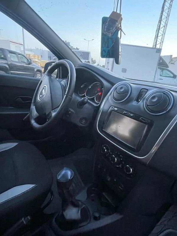 Dacia SANDERO Essence 2014 à Nabeul - Photo 6