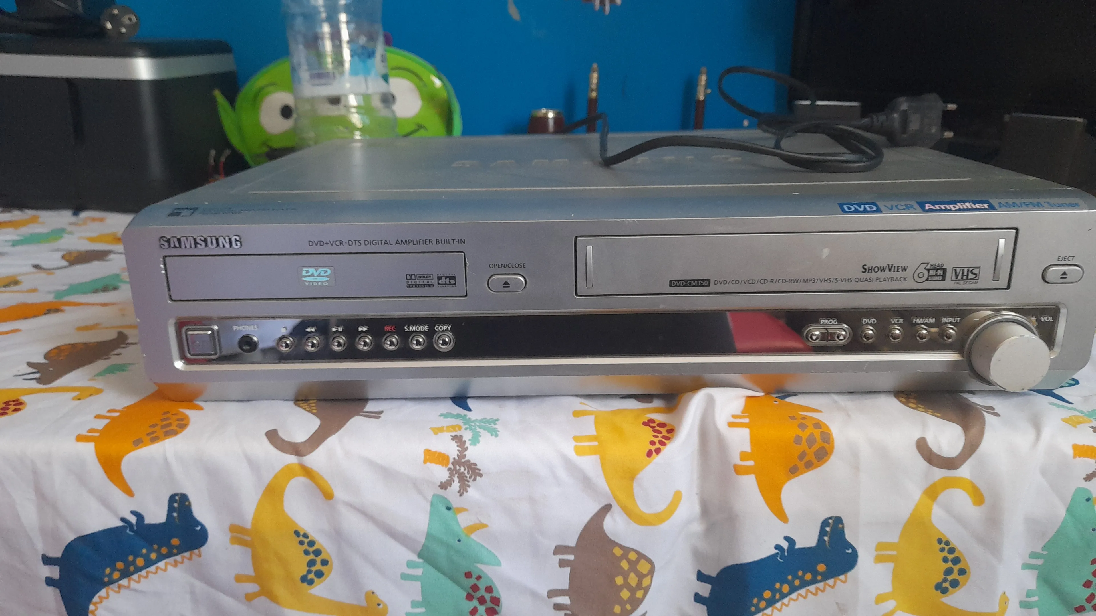 Une lecteur SAMSUNG /cd,dvd,vcd,cd-r,cd-rw,mp3,vhs et S-vhs. à Ariana - Photo 4