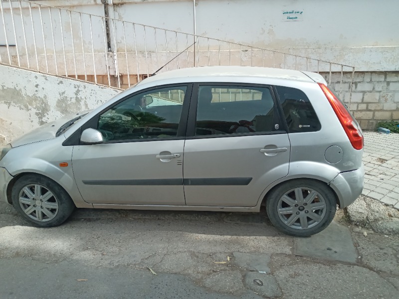 Ford FIESTA Essence 2007 à Ariana - Photo 1
