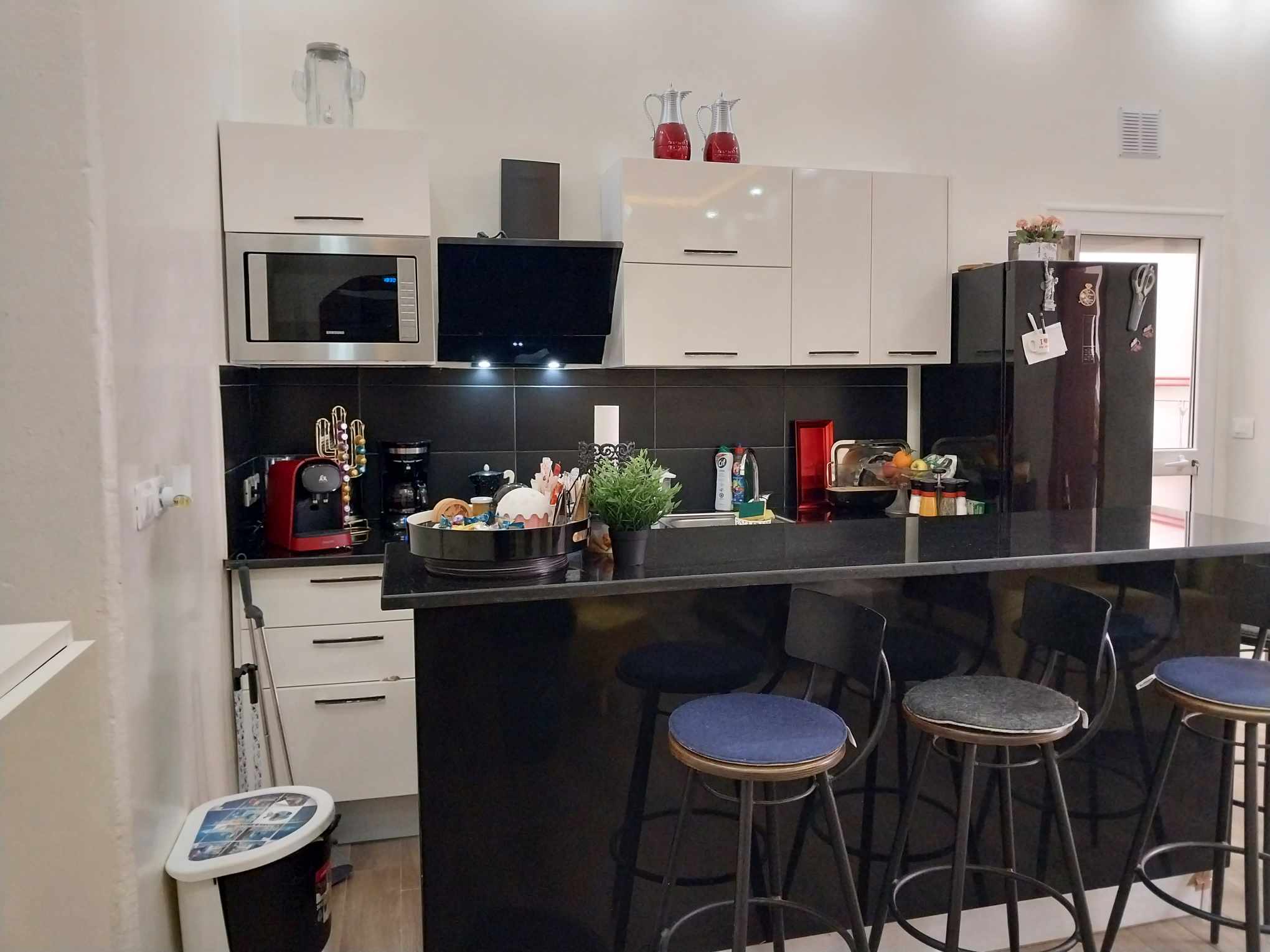     Un bel appartement m à Tunis - Photo 2