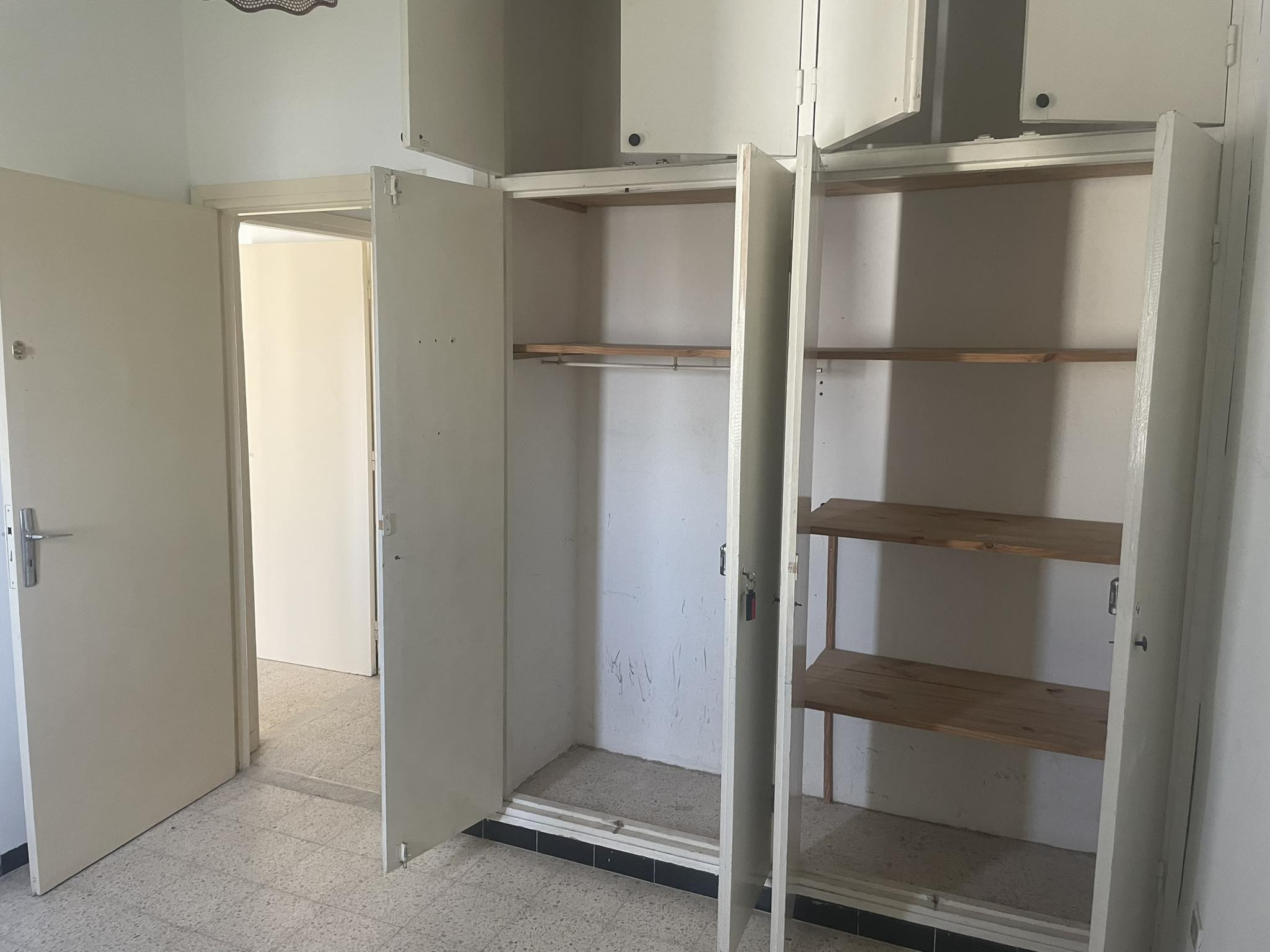     Un appartement à cit à Tunis - Photo 3