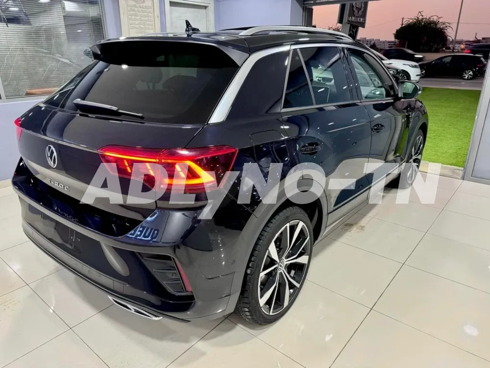 T ROC importée de Allemagne 1,5 eTSI avec 4 cylindres Tu 246 à Tunis - Photo 2