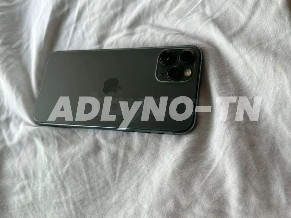 iPhone 11 Pro Max 256G état neuf parfaite jamais réparé aucun défaut tt en marche avec son paquet câble facture et garantie batterie 78% prix 1130dt tel 20172643 à Tunis - Photo 2