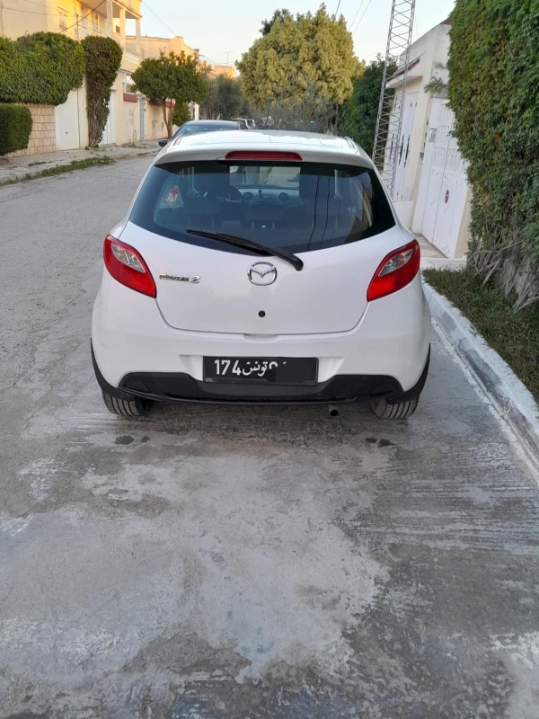 Mazda MAZDA2 Essence 2014 à Ben Arous - Photo 4