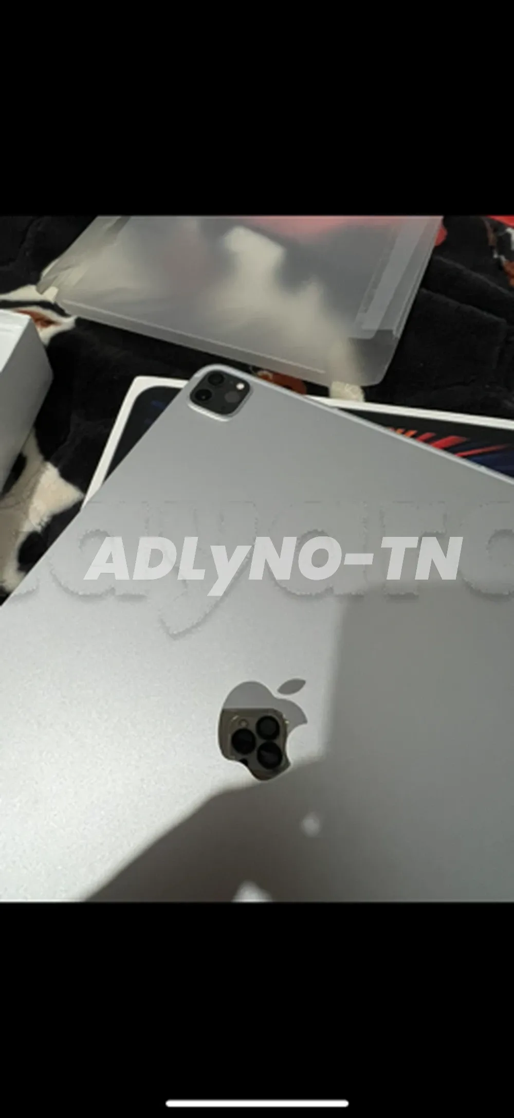 iPad Pro 5eme génération 256G wifi 12.9 pouces état neuf comme cacheté peu servi avec étui et chargeur et facture garantie prix 2990dt tel 20172643 à Tunis - Photo 1