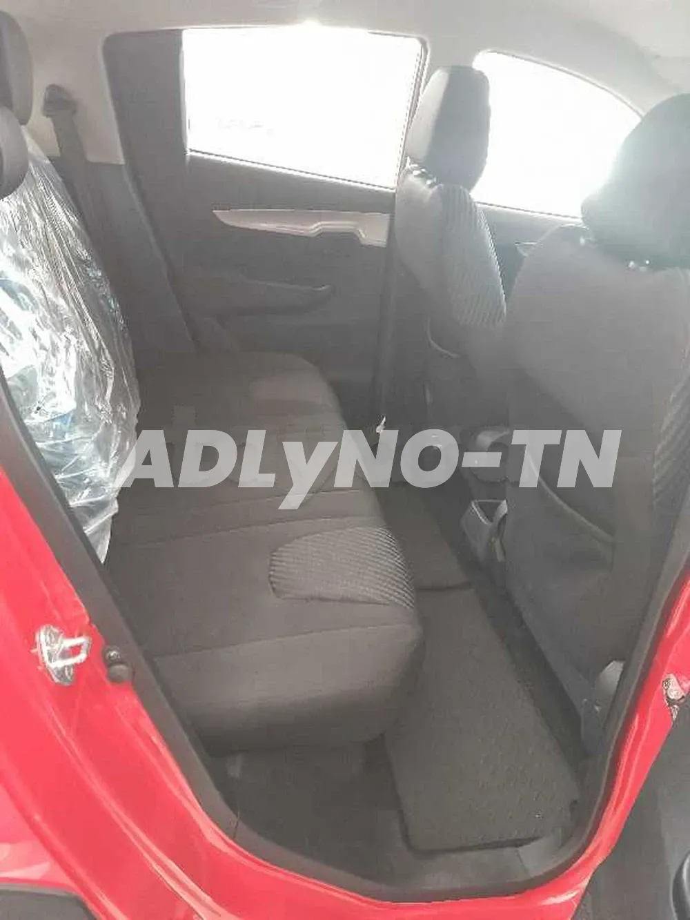 MAHINDRA KUV 100 K6 + à Tunis - Photo 4