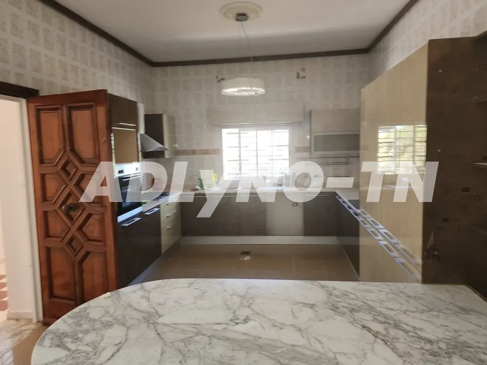 A louer une grand villa sur la route de la Soukra à Ariana - Photo 2