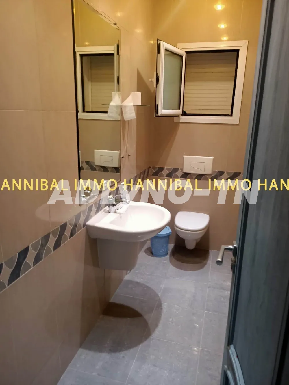 A vendre une belle villa à Carthage Hannibal à Tunis - Photo 1