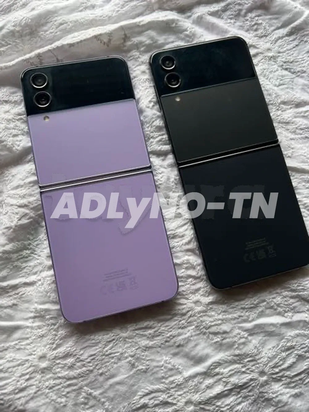 Samsung Z Flip 4 Noire et Violet 128/8g ram état 100% neuf très peu servi importé de l'Europe officiel validé sur sajalni aucun défaut jamais réparé avec son câble et facture boutique prix pièce 1450dt Tel 20172643 à Tunis - Photo 1