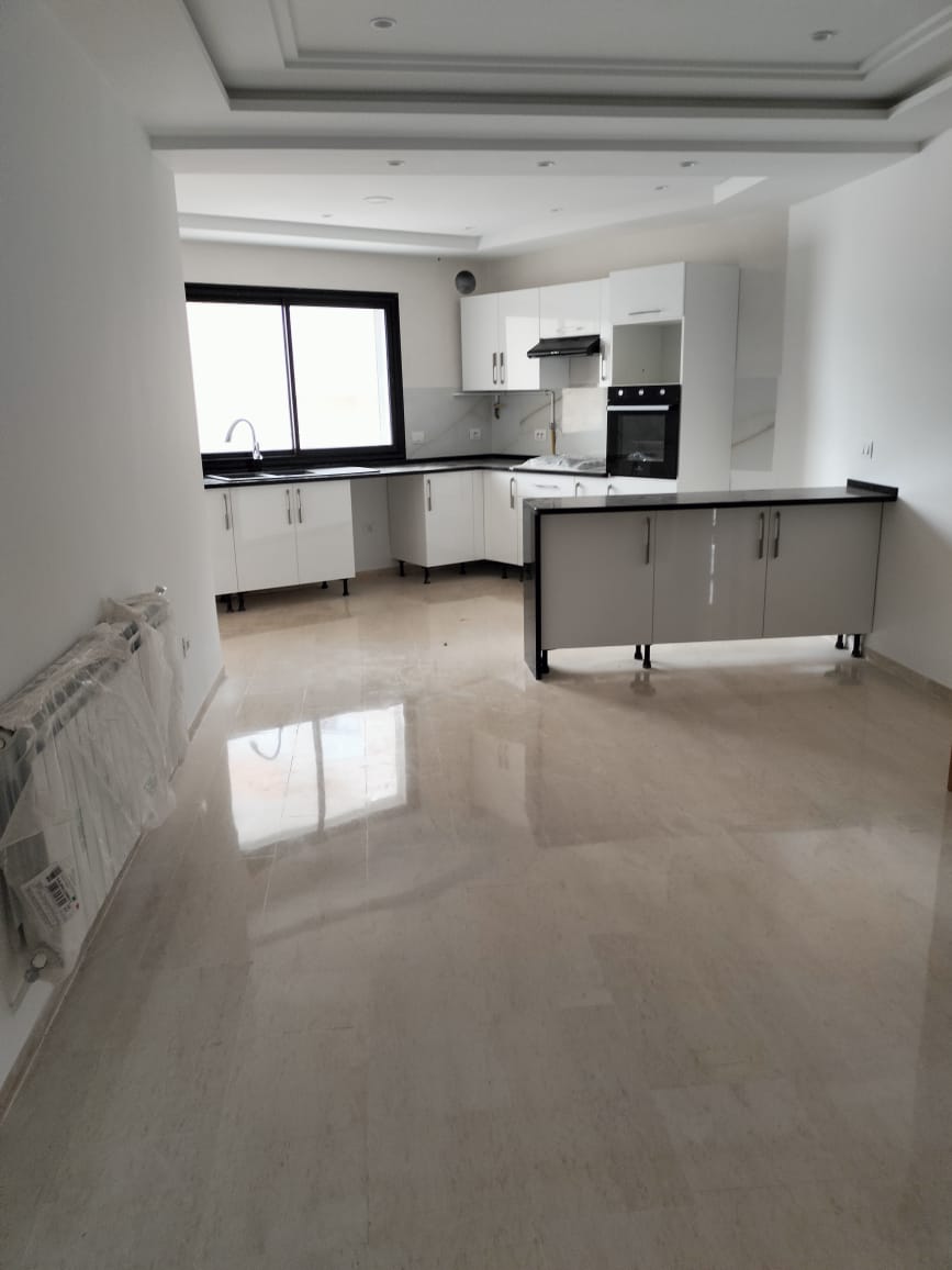  location étage de villa s3 rdc prés de hneya bardo 