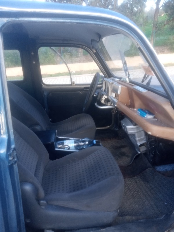 Renault R4 4ch 5 place très bon état à Tunis - Photo 1