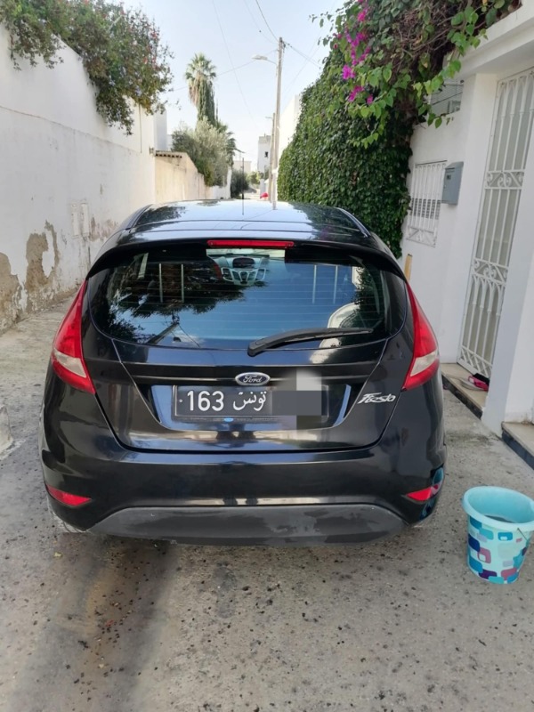 Ford FIESTA Essence 2013 à Tunis - Photo 1