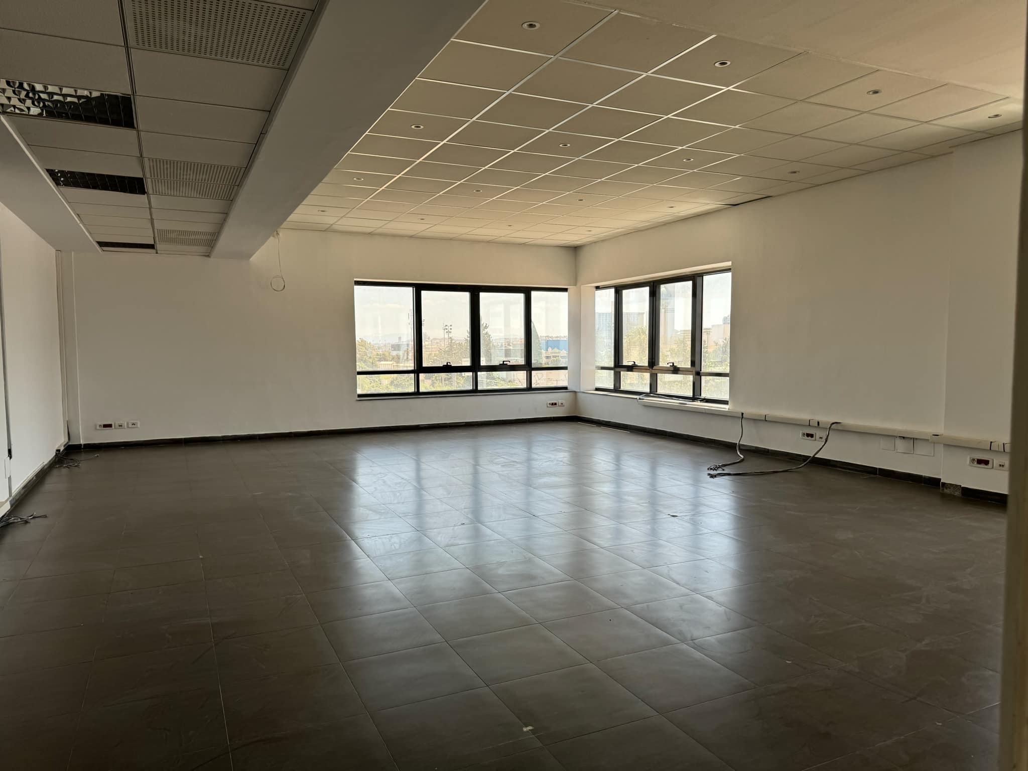  À VENDRE TERRAIN D’UNE SUPERFICIE DE 457M² À CITÉ ETTAAMIR 5 À LA SOUKRA 