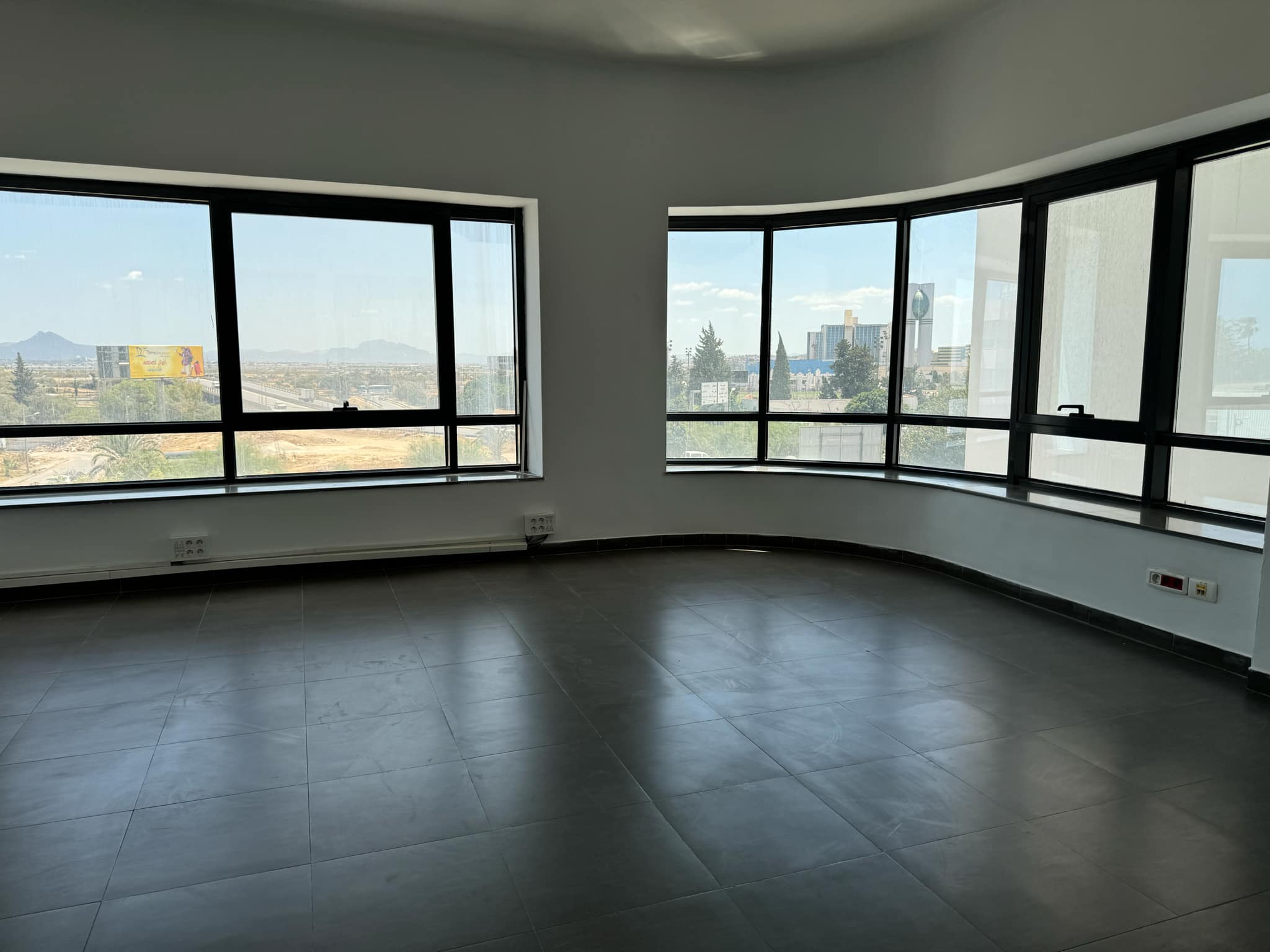    Super bureau 240 m2 hs à à Tunis - Photo 1
