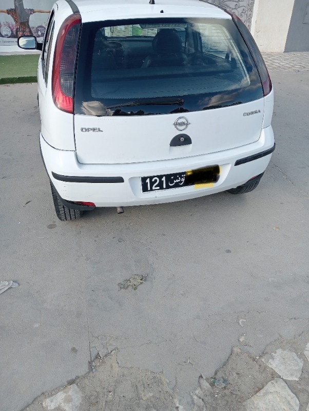 Opel Corsa Essence 2006 à Monastir - Photo 1