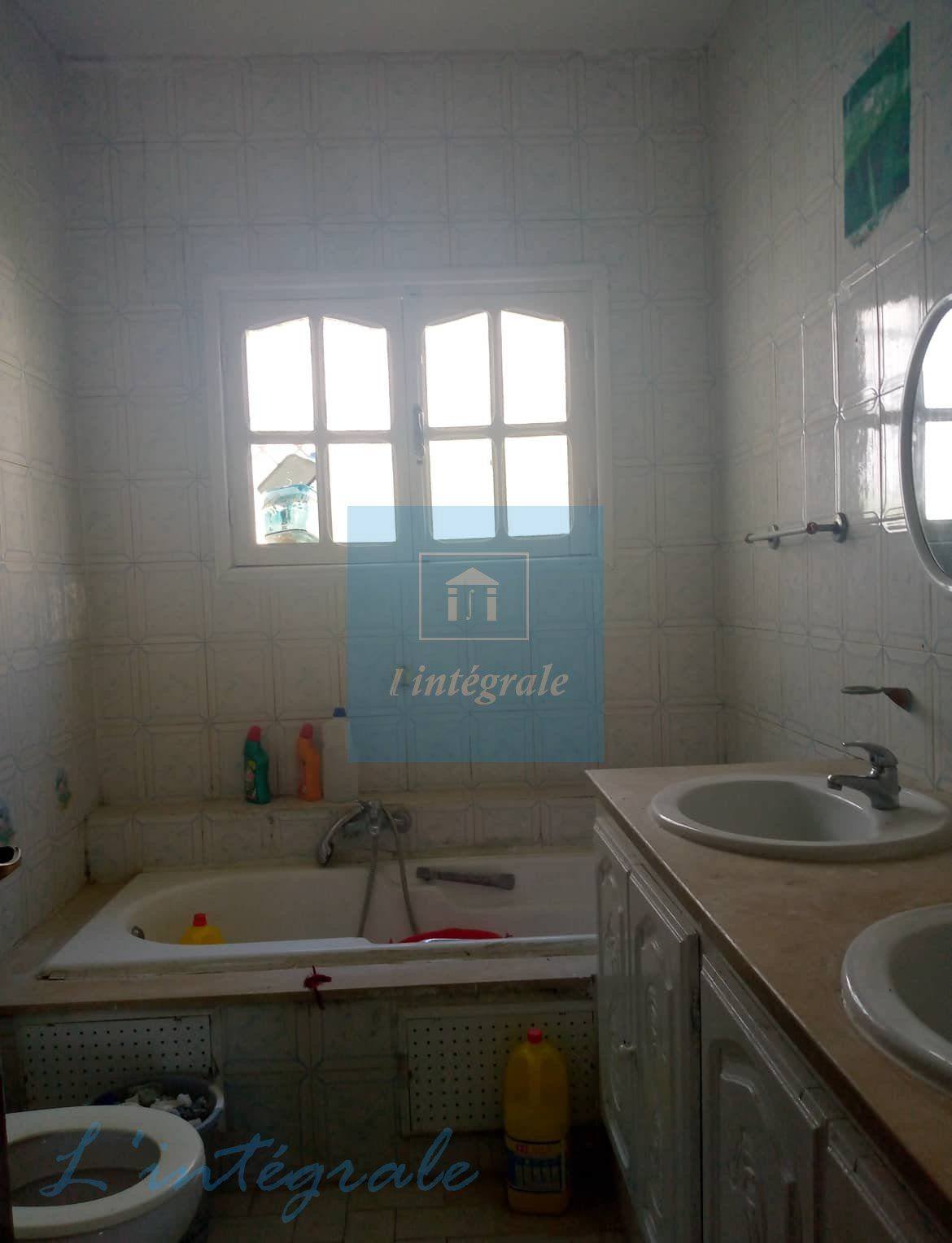  A Louer Villa Duplex S+3 Avec Garage à Route De Tunis Nabeul 