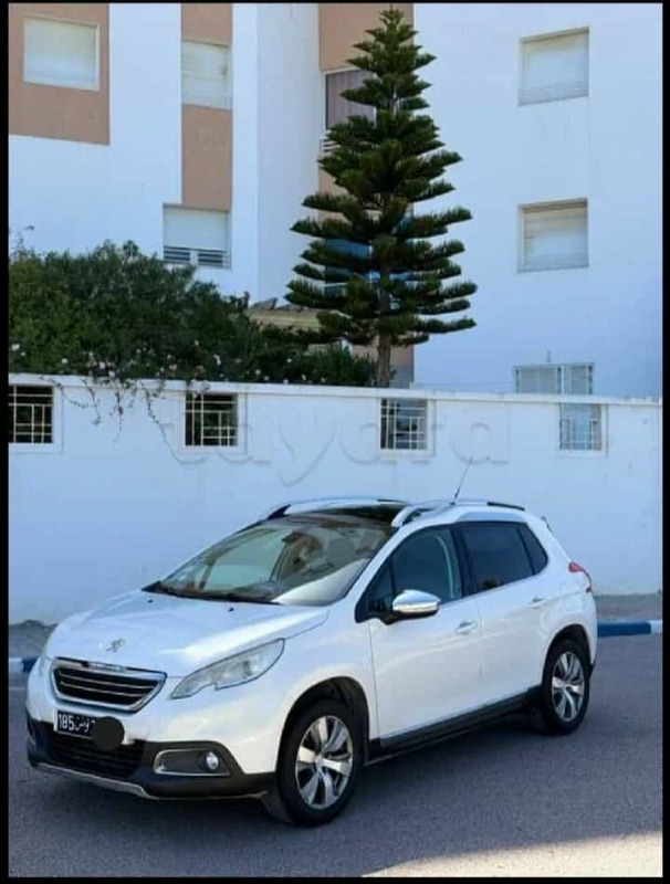 Peugeot 2008 Essence 2016 à Tunis - Photo 3