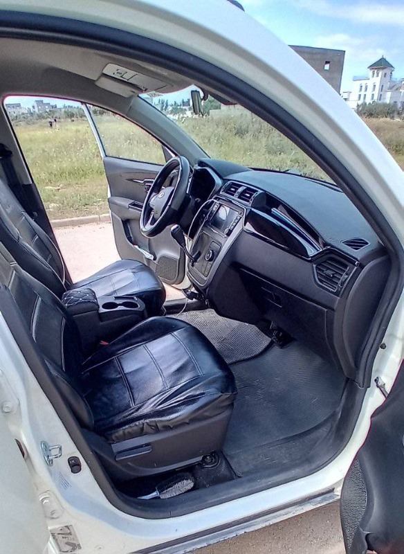 Mahindra KUV 100 Essence 2020 à Manouba - Photo 3