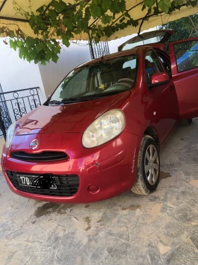  Fiat doblo 6cv essence. 5 places. Tél 98 576 500 