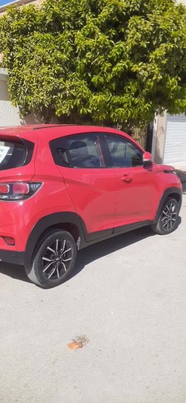 Mahindra KUV 100 Essence 2020 à Ben Arous - Photo 4