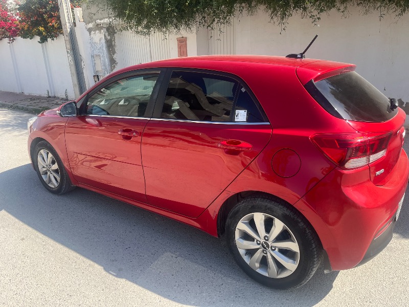Kia RIO Essence 2022 à Ben Arous - Photo 2