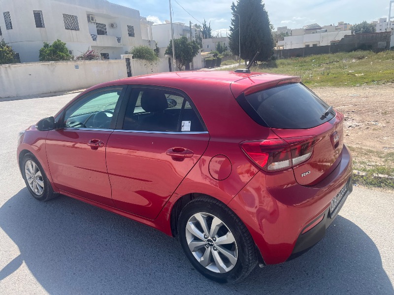 Kia RIO Essence 2022 à Ben Arous - Photo 3