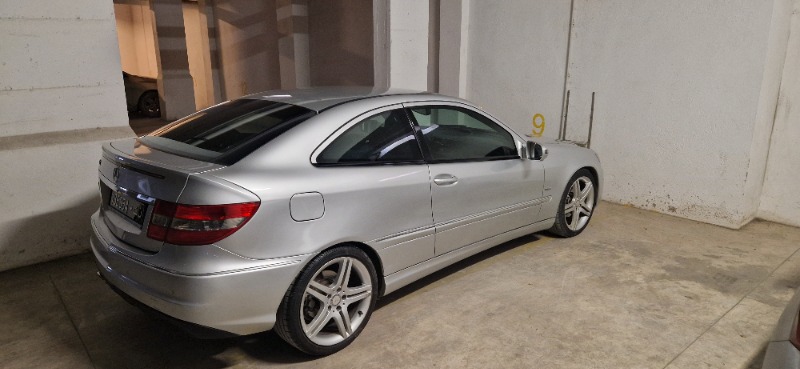 Mercedes Classe C Essence 2009 à Tunis - Photo 1